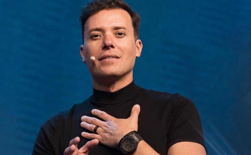 Famosos que seguem pastor André Valadão são criticados após post homofóbico