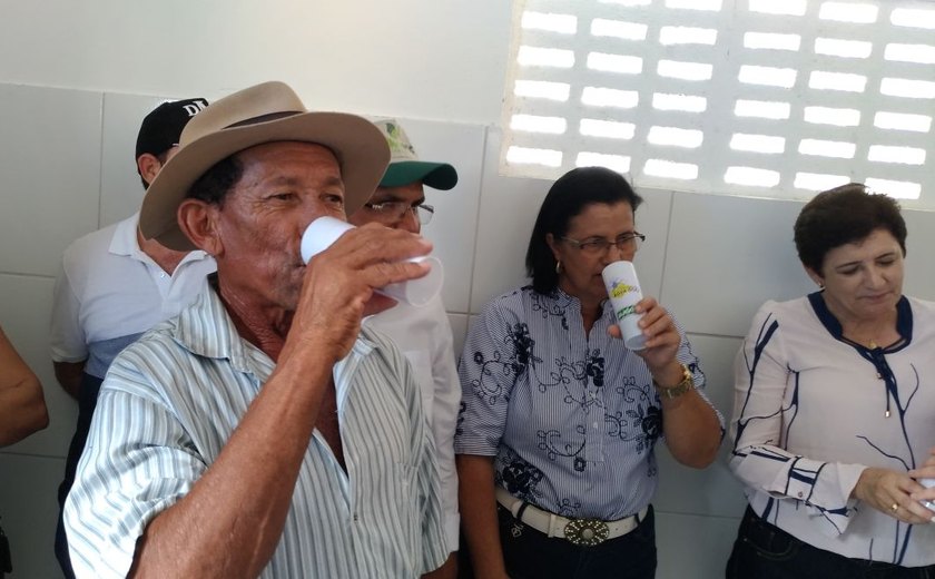 Em Piranhas, 50 famílias na comunidade Ouricuri, recebe sistema de dessalinização