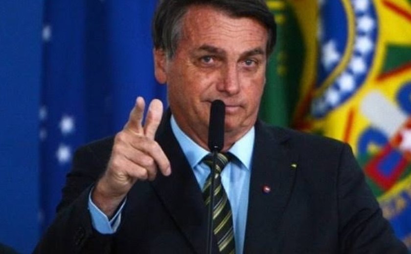 Jair Bolsonaro inspira linha de óculos 'Mito Eyewear'