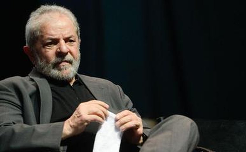 Lula dá entrada em hospital e descobre inflamação na garganta