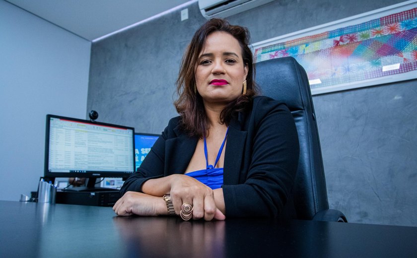 Secretária Renata dos Santos é umas das homenageadas com Medalha do Mérito Policial