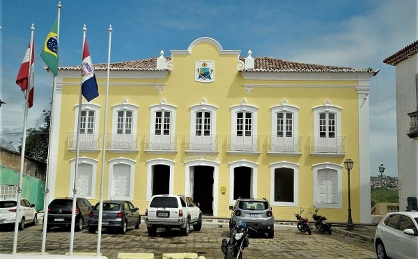 Prefeitura de Penedo lança Bolsa Auxílio Permanência para estudantes da EJA
