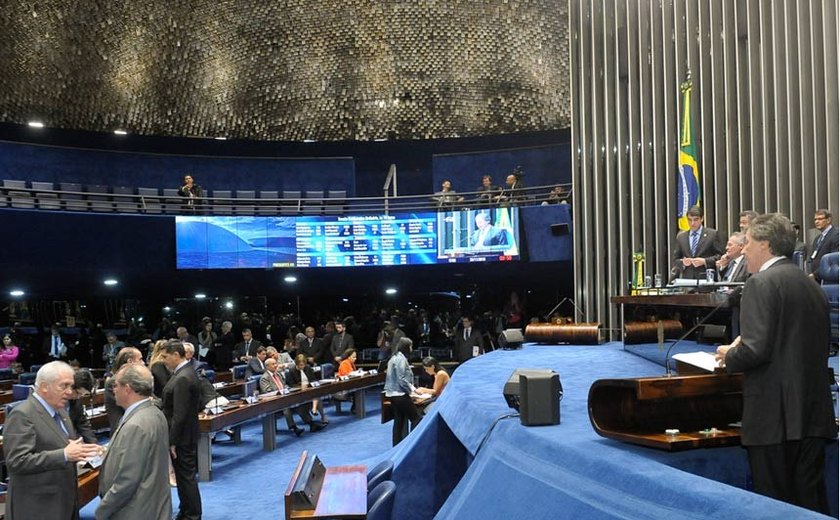 Senadores debatem novo regime fiscal estabelecido pela PEC do Teto de Gastos