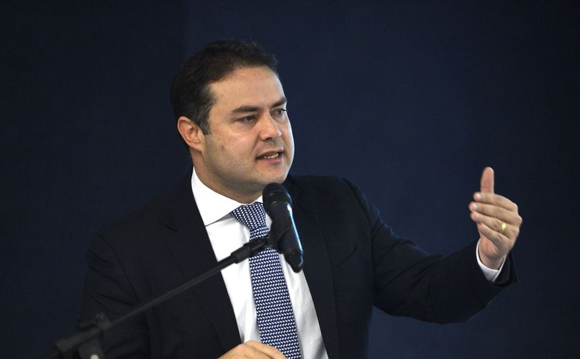Renan Filho promete solidez fiscal em 2º mandato como governador