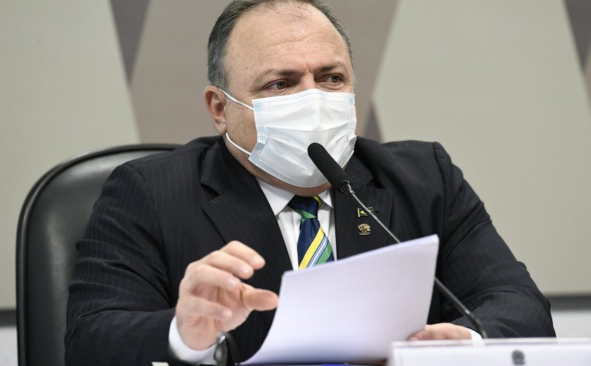 Pazuello atribui a Bolsonaro decisão de não intervir na crise do oxigênio no AM