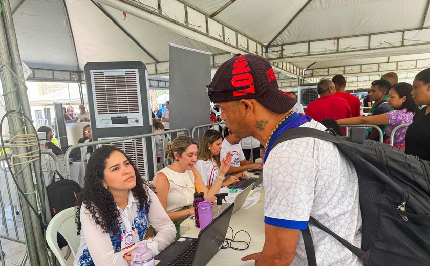 UNINASSAU participa de mutirão para levar cidadania à pessoas em situação de rua