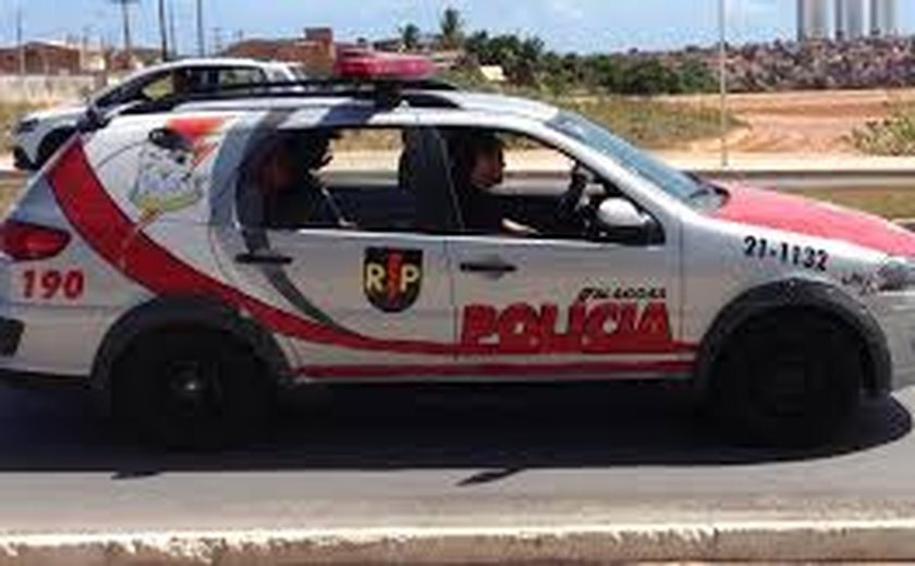 Suspeito de tráfico tenta fugir por canal de esgoto e é preso em Arapiraca