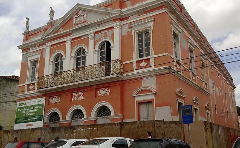 Restauração da primeira casa de espetáculos de Alagoas segue de acordo com o cronograma