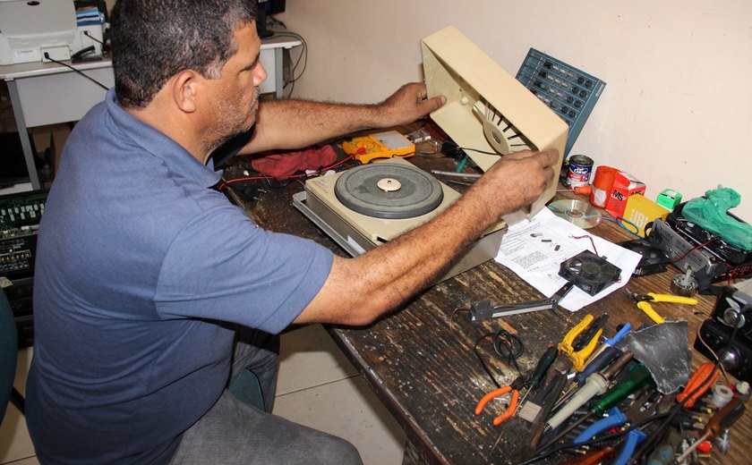 Alagoanos fomentam mercado de toca-discos e da compra e venda de LP&#8217;s