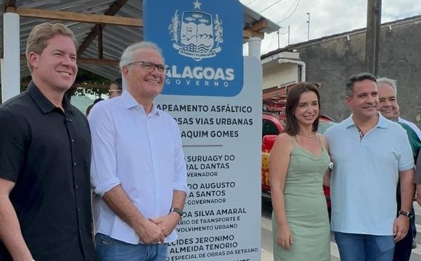 Senador Renan prestigia solenidade pelos 63 anos de emancipação política de Joaquim Gomes