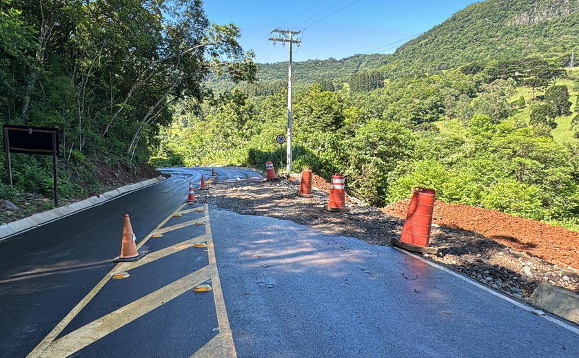 Em Gramado estrada na linha 28 é restaurada após danos causados por chuvas intensas