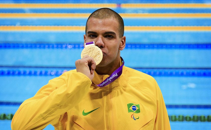 Multicampeão paralímpico André Brasil lança biografia
