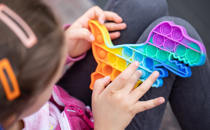 Desinformação sobre autismo cresce 15.000% e acende alerta no Dia do Orgulho Autista