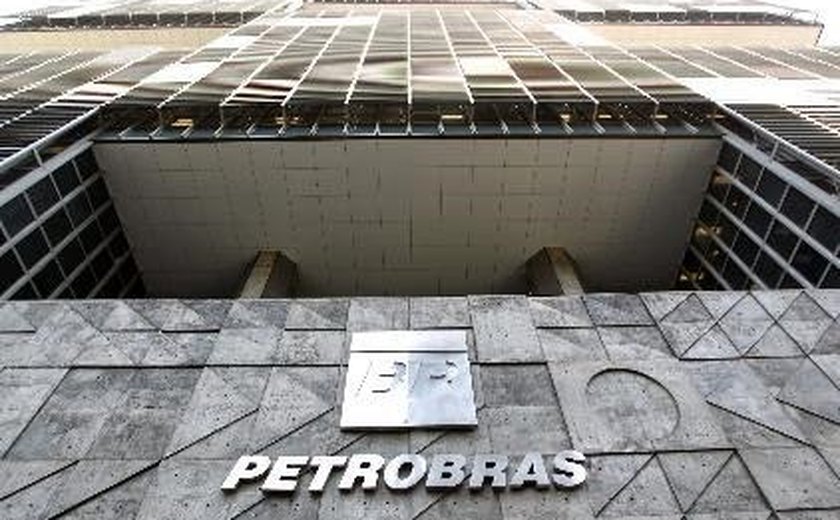 Petrobras já desligou mais de 3 mil funcionários em 2014