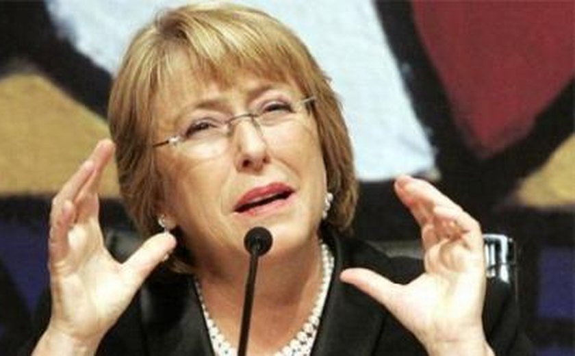 Michele Bachelet segue como favorita nas eleições do Chile