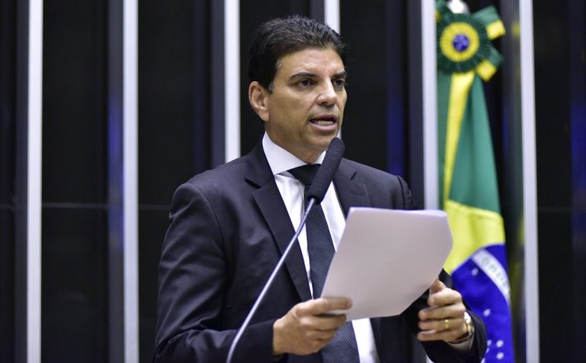Cajado diz que há espaço para carne na cesta básica com isenção, mas decisão será política