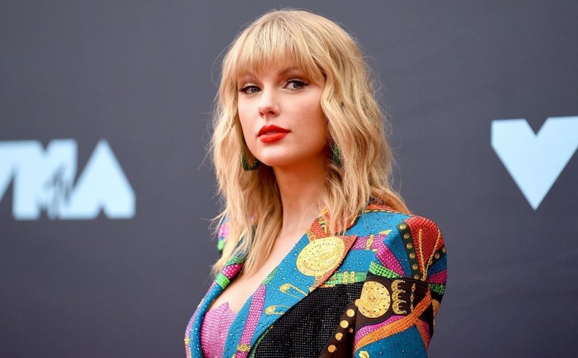 Taylor Swift revela título de uma de suas músicas do novo álbum ‘Midnights’