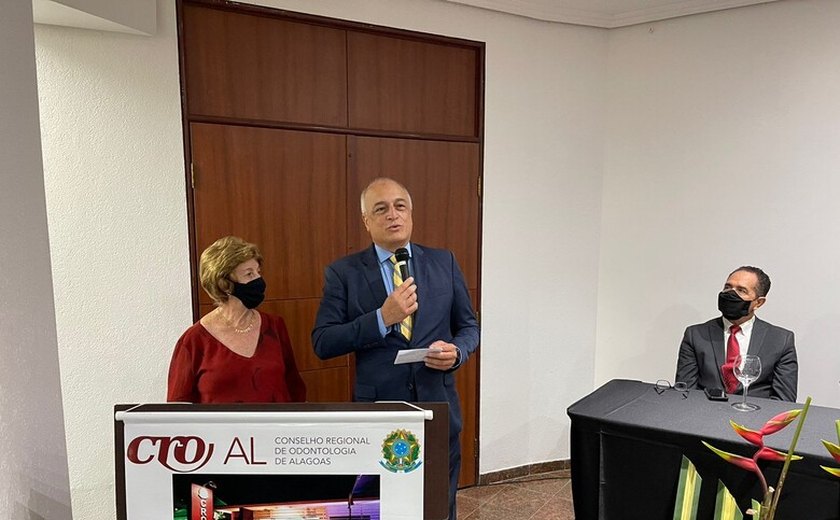Conselho Regional de Odontologia concede título de honra ao mérito ao deputado estadual Galba Novaes