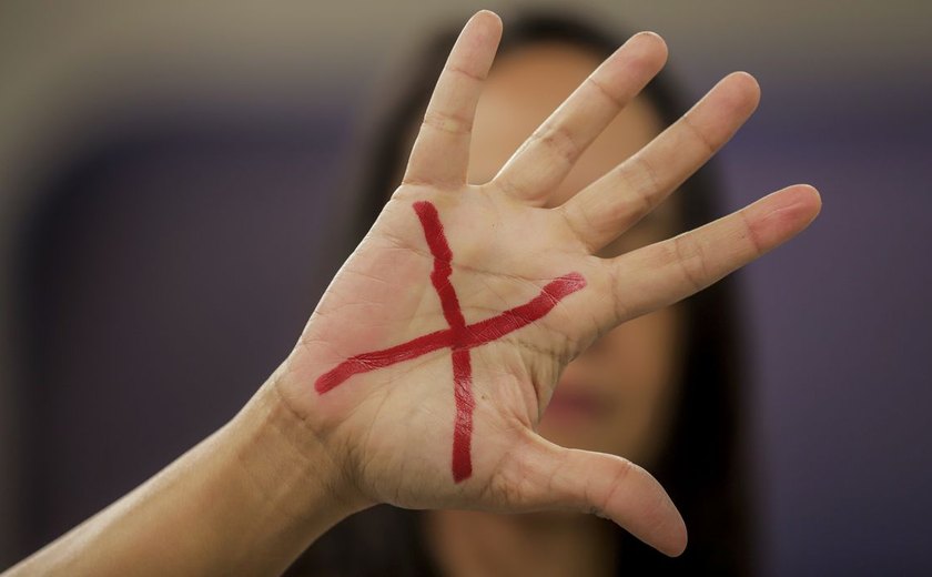 Mortes intencionais caem 5,4% no país em 2024; feminicídios sobem 19%