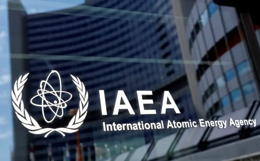 Irã acelera produção de urânio enriquecido, segundo AIEA, com aumento de tensões com os EUA