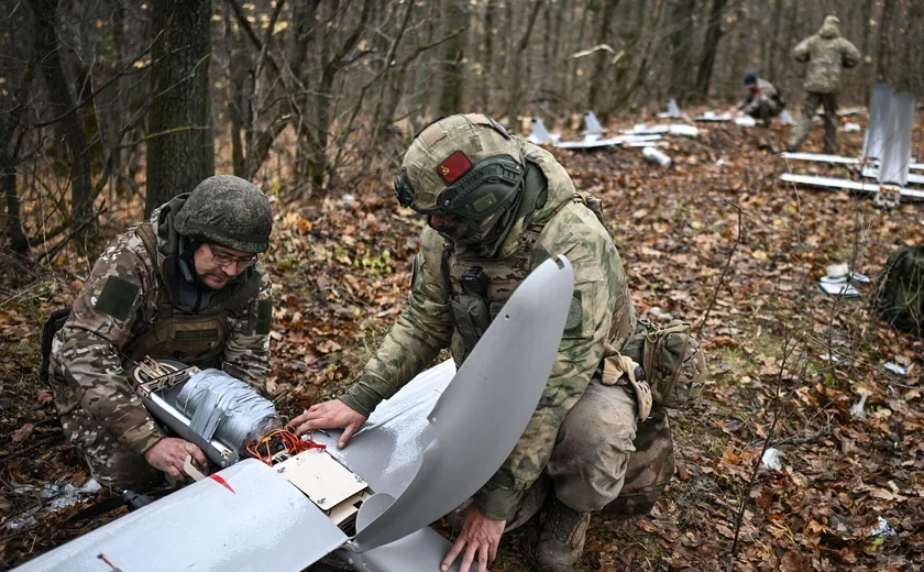 Drone ucraniano cai sobre jardim de infância em cidade perto de Moscou