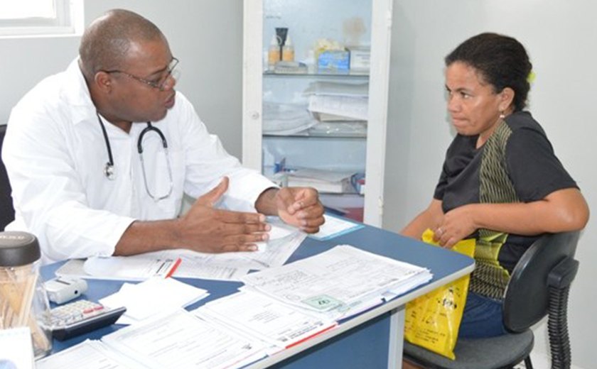 Cuba vai sair do programa Mais Médicos após declarações de Bolsonaro