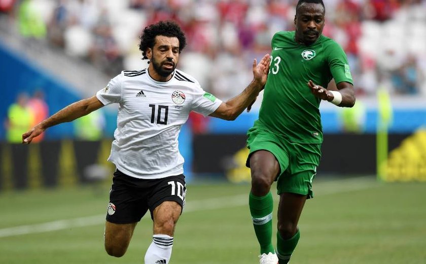 Arábia Saudita vira sobre o Egito no fim e volta a vencer em Copas após 24 anos