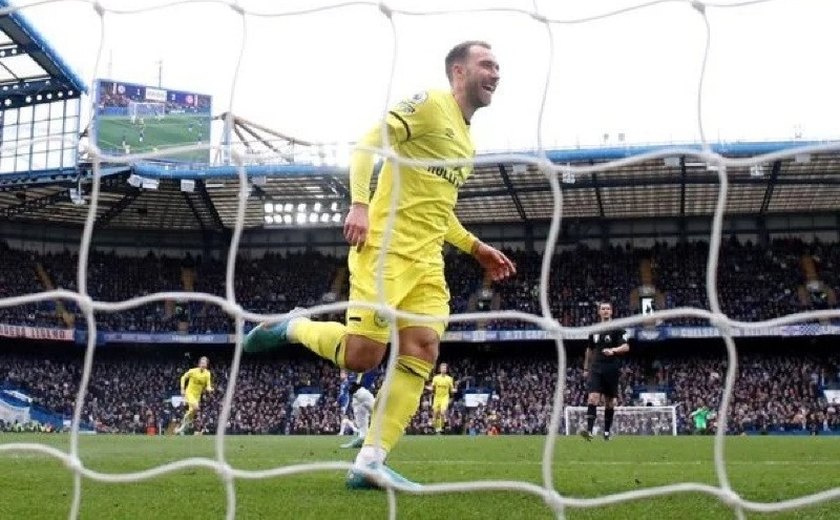 Com gol de Eriksen, Brentford surpreende no Stamford Bridge e goleia Chelsea