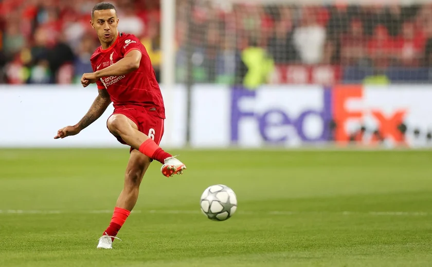 Thiago Alcântara, filho do tetracampeão Mazinho, anuncia saída do Liverpool ao fim da temporada