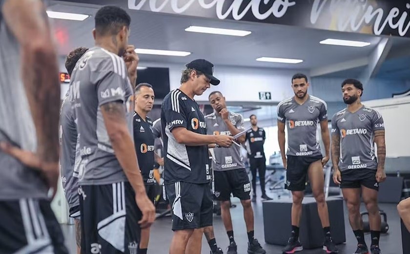 Cúpula do Atlético-MG reúne elenco, apóia Zaracho e cobra reação no Brasileiro