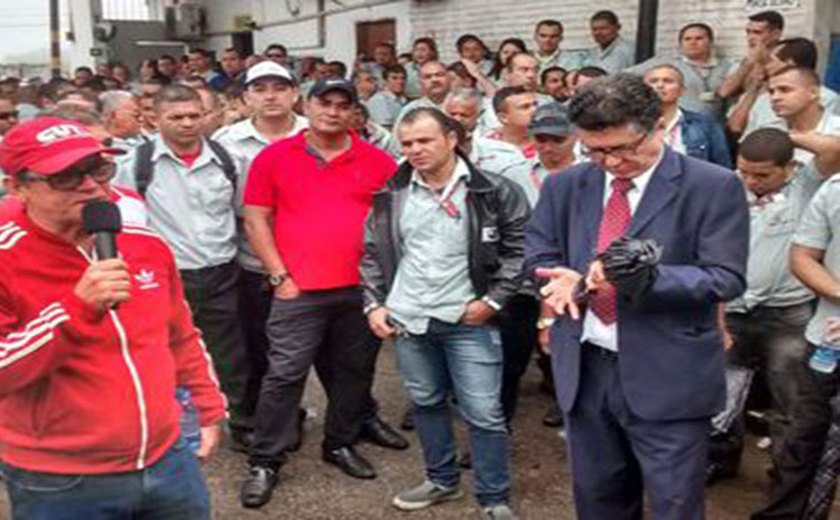 Rodoviários rejeitam proposta de reajuste; ônibus continuam parados em Maceió