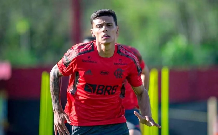 Guarani acerta com o volante Richard Ríos, ex-Flamengo