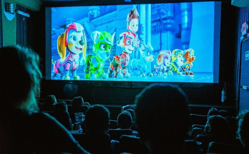 Projeto Cine Petrobras leva cinema gratuito para população
