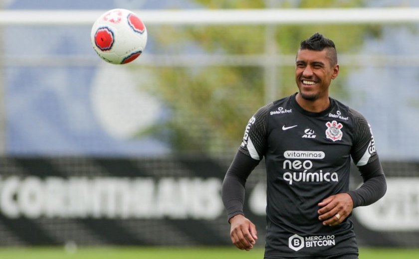 Paulinho é relacionado e pode fazer restreia no Corinthians contra a Ferroviária