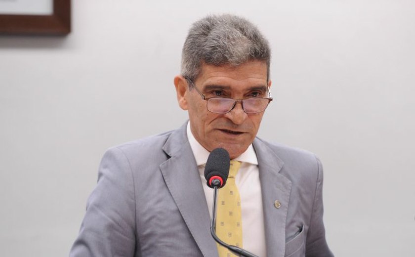 Comissão aprova prazo para INSS analisar documentação de pescador e pagar seguro-defeso