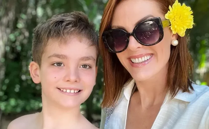 Em meio a divórcio, Ana Hickmann posta fotos com o filho: 'Sorriso que faz tudo valer a pena'