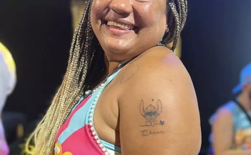 Influenciadora faz tatuagem na Farofa da Gkay, mas tatuador comete erro