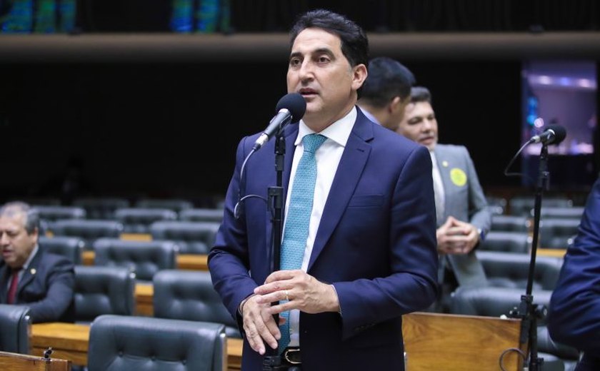 Projeto obriga aplicativos de transporte de passageiros a oferecer opção 'táxi'