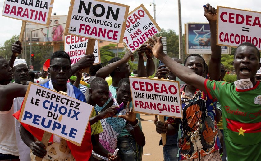 Decolonialismo francês, afastamento do FMI e mais integração: o ano de 2024 na África