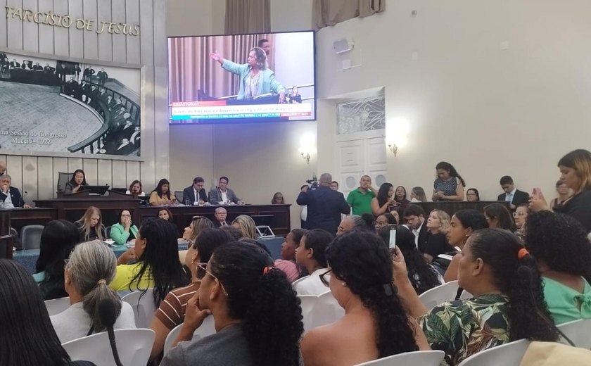 Tereza Nelma apresenta à ministra Cida Gomes proposta de inclusão social para filhos de marisqueiras