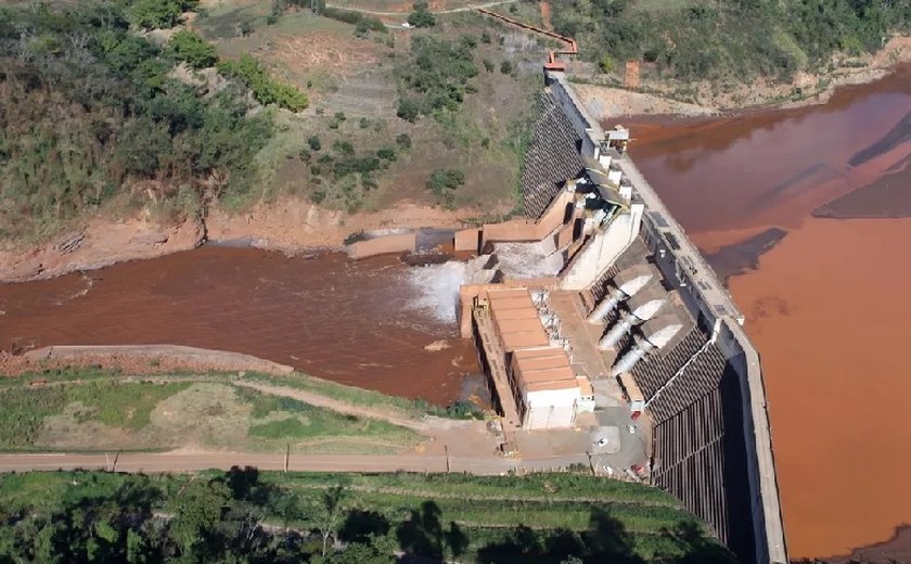 Após 7 anos, hidrelétrica soterrada por desastre em Minas volta a funcionar