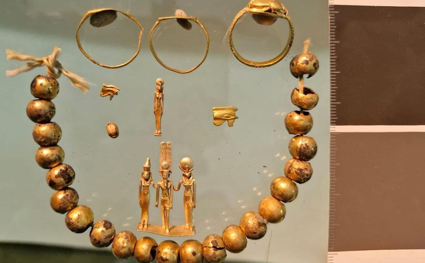 Arqueólogos descobrem joias e amuletos requintados da 26ª Dinastia do Egito (FOTOS)
