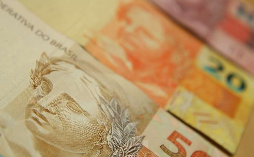 Inflação oficial recua e fecha setembro em 0,08%, diz IBGE