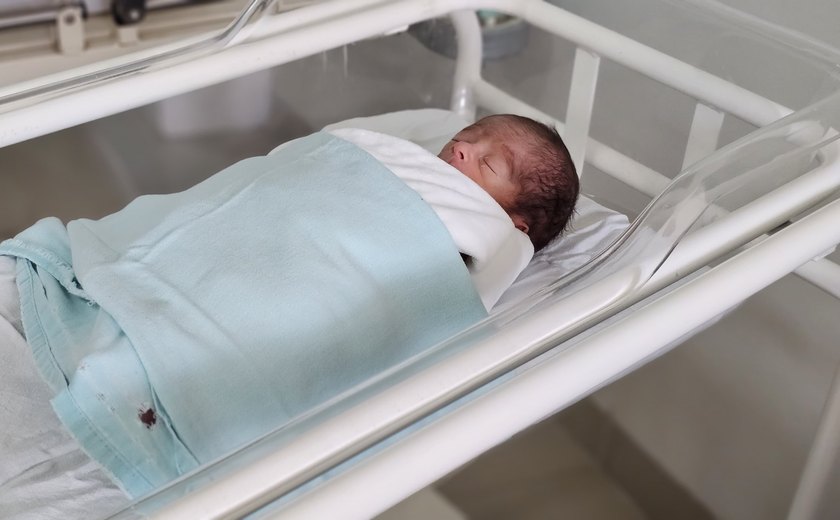 Novembro Roxo: Rede de Saúde de Arapiraca se destaca em cuidados ao bebê prematuro