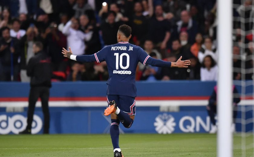 Neymar marca, PSG vence Olympique e fica a uma vitória do título francês