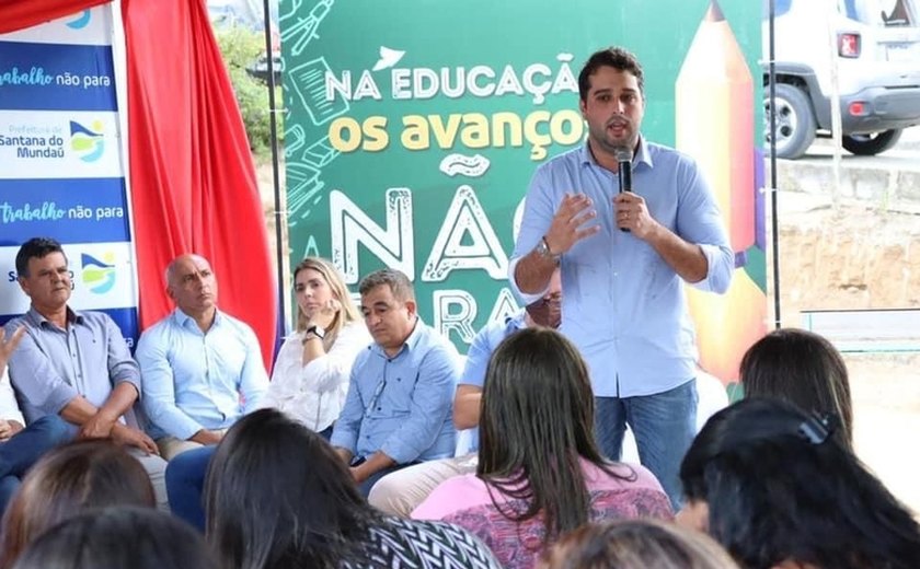 Educação de Anadia inicia estudo financeiro para reajuste salarial do magistério