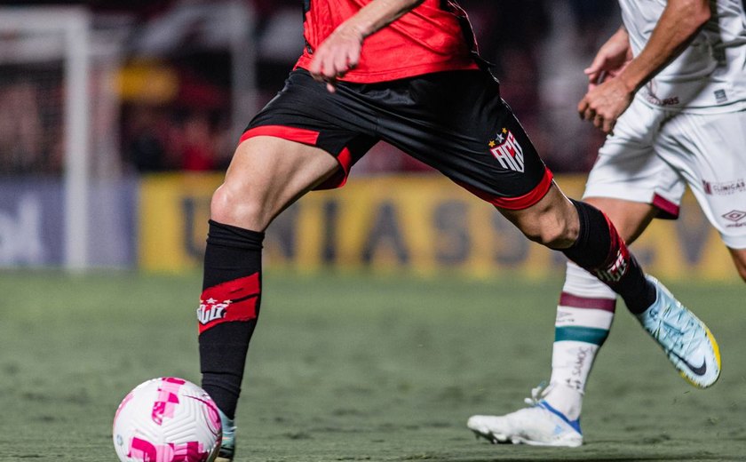Flu e Atlético-GO jogam para se afastar da zona do rebaixamento