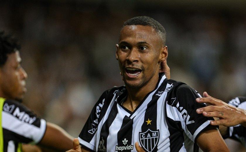 Ademir marca no fim e Atlético-MG derrota Cruzeiro, de virada, no Mineirão