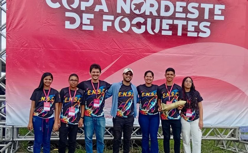Estudantes de Limoeiro de Anadia alcançam feito histórico na Copa Nordeste de Foguetes 2025