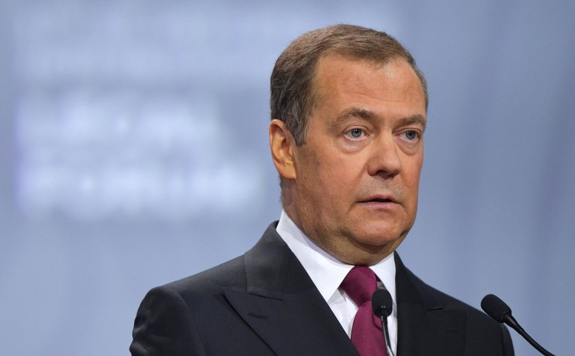 Medvedev: TPI demonstra como os mecanismos de justiça internacional não devem ser organizados